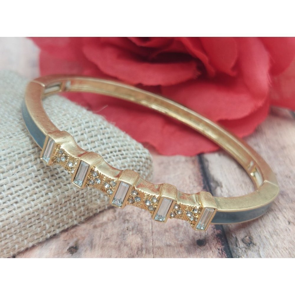 Lia Sophia Gray Enamel Gold Tone Stretchable Bangle Bracelet Baguette Crystals